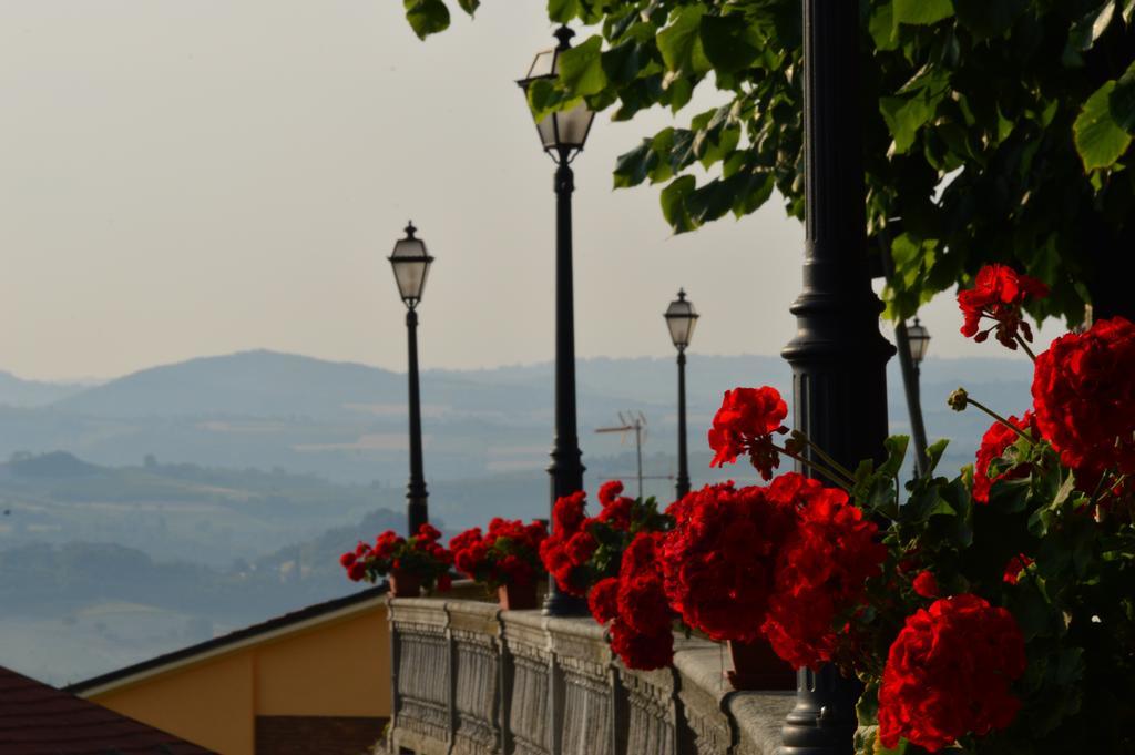 Hotel Barbabuc Novello Luaran gambar